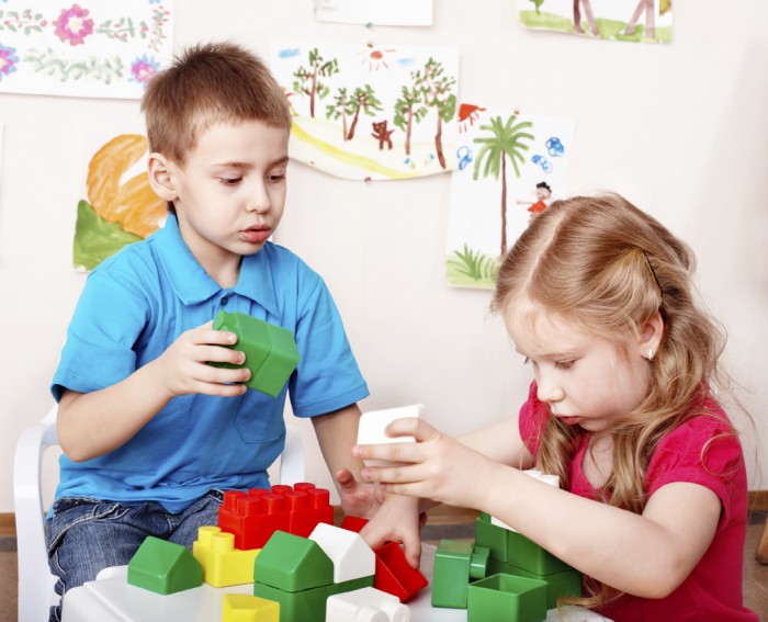 children-playing-lego